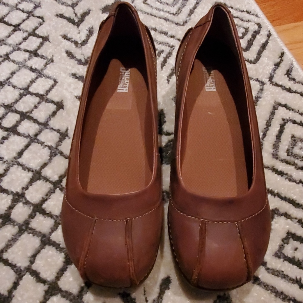 Duluth Trading Co flats